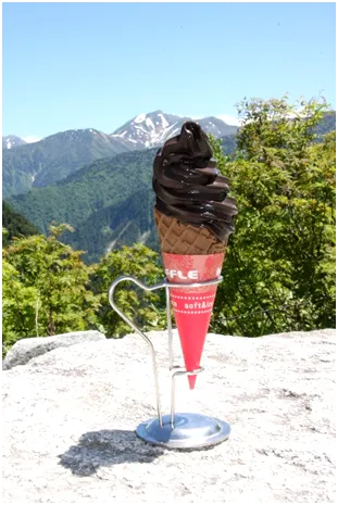 立山ブラックソフトクリーム