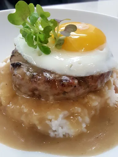 〈MWレストラン〉ロコモコ　税込1,080円