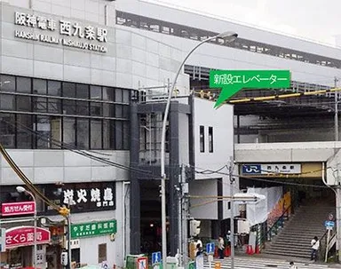 新設エレベーター（写真中央）