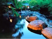 九州の人気温泉街巡り！嬉しい入浴可能プラン♪湯布院の町 ＆ 黒川温泉郷散策と、日本一高い吊り橋体験