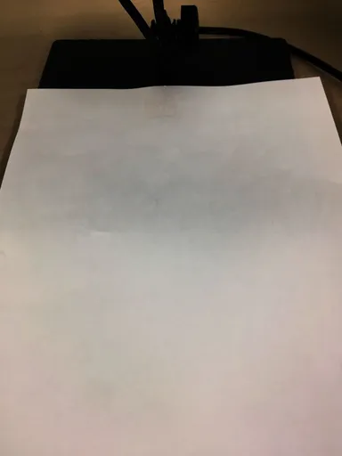 室内灯下でのペンとスタンプで書いた量子ドットインク