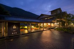 信州の老舗旅館、緑霞山宿 藤井荘が信州ワインを丸ごと楽しむ「信州ワイン放題」キャンペーンを開始