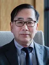 審査員の建畠晢氏