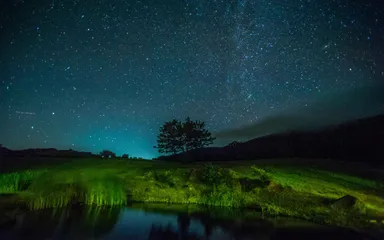 大草原でナイトハイク(広島県・休暇村吾妻山ロッジ)