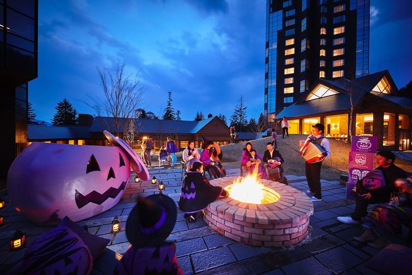 星野リゾート　リゾナーレトマム（北海道勇払郡占冠村）
紫色のじゃがいも「シャドークイーン」をテーマにした
イベント「じゃがいもハロウィン」を初開催
開催期間：2018年10月1日〜31日