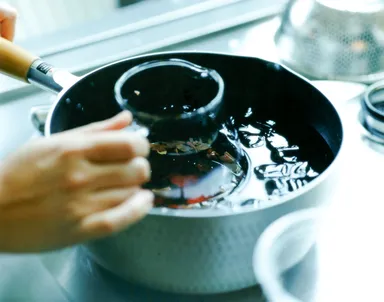 自然農法で栽培された茶葉使用のオリジナルハーブティー　photo：ONODA Yoichi