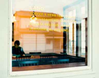 LAND.店舗外観2　photo：ONODA Yoichi