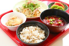 1日に必要な水溶性食物繊維5g相当がたった1食分で補える！？スーパー大麦が『健美食』メニューとして資生堂の社員食堂で採用　食物繊維リッチなメニューを提供し社員からも大好評！