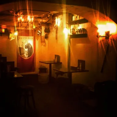 ヨーロッパから買い付けた店内装飾品など