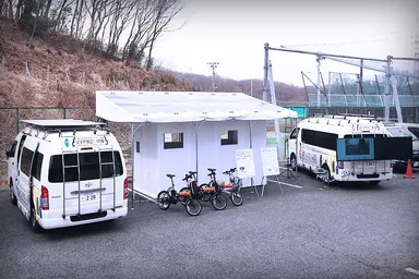 「D-ZEV」災害時に情報通信、救急救護などを行うためのエネルギー供給設備を含めた各種装置を搭載