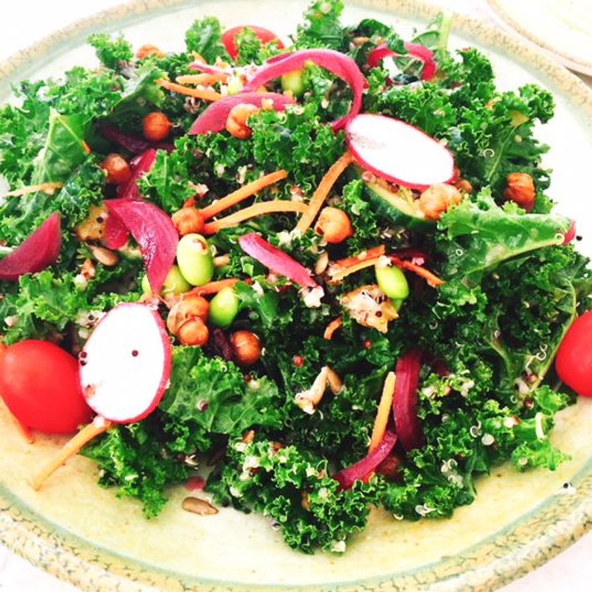 美容と健康に関する最新レポートをmicrodiet.netにて公開　
『青汁で有名な野菜「ケール」が海外ではオシャレフードとして人気！』