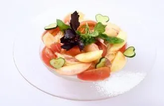 イ プリミ ギンザ　トマト・桃・生ハムの冷製カッペリーニ　1,780円(税込)