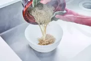 麺類の湯切りイメージ