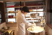 チーズ工房で作るフレッシュチーズ 1
