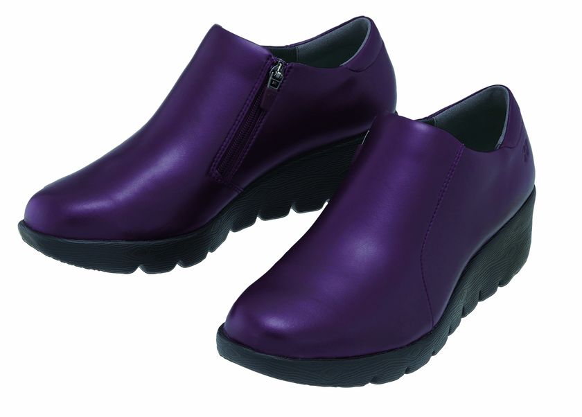 独自の衝撃吸収反発素材
「パワークッションプラス」搭載
急な雨にも安心、防水機能付きの全天候型ブーティ
LC101(女性用)　2018年9月上旬より発売