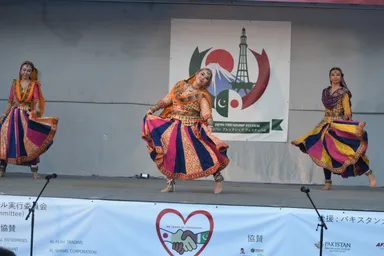 パキスタンの伝統ダンス1