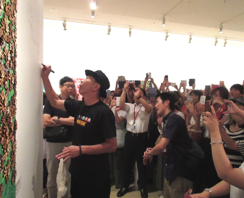 「木梨憲武展 Timingー瞬間の光りー」
REACH OUTコーナーなど一部撮影OK!
数量限定ネクタイ発売中