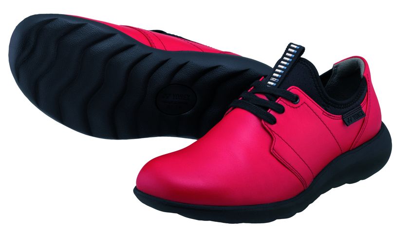 独自の衝撃吸収反発素材
「パワークッションプラス」搭載
高いクッション性とフィット感で歩きやすく、
カジュアルなシーンでも履けるウォーキングシューズ
LC99(女性用)・MC99(男性用) 2018年9月下旬より発売