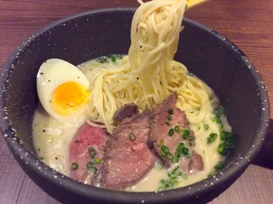 「海香る、牛骨ラーメン」