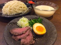 酷暑は“肉のパワー”で乗り切れ！夏の新メニュー　こだわり焼肉店の「冷やし牛骨つけ麺」を8月13日に新発売