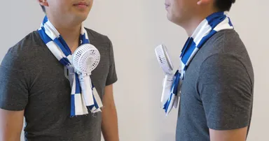 熱中症対策研究所が開発した“濡らしたタオルで首に掛けるパーソナル冷風機”