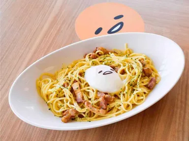 しがらみが多い…　 とろーり半熟玉子と厚切りベーコンのカルボナーラ　1,030円＋税