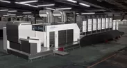現実の工場内に大型印刷機の3Dイメージを実物大で投影