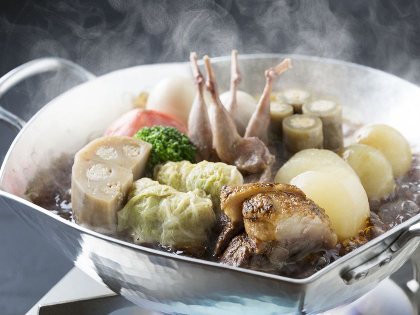 星のや軽井沢（長野県・軽井沢）
鹿節（しかぶし）薫る鹿出汁と、ジビエを味わう
「ジビエおでん」登場
開催期間：2018年12月1日～2019年2月28日　