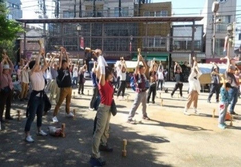 噛んでのばす健康寿命
「健康ガムカムダンベル体操」in巣鴨
