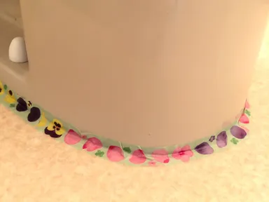 トイレにマスキングテープ