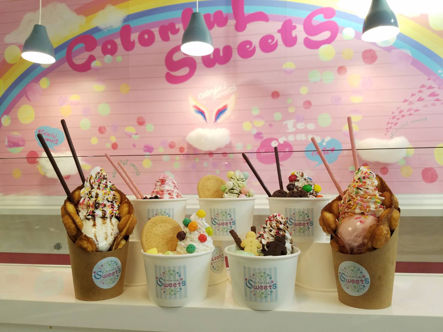 東京・中野のロールアイス＆エッグワッフル専門店が 『全品100円