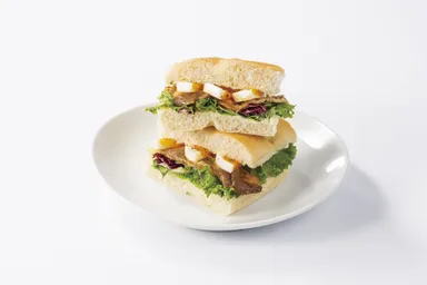 フォカッチャ 牛カルビ＆スライスエッグ