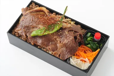 (1)最上級和牛焼肉弁当　3,240円(税抜)