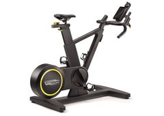 TECHNOGYMから新モデル『SKILL BIKE』登場　世界チャンピオンライダーと協同開発した革新的なインドアバイク