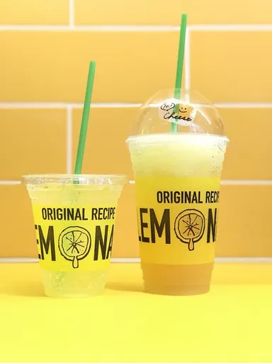 先行発売のHi!チーズレモネード(右)