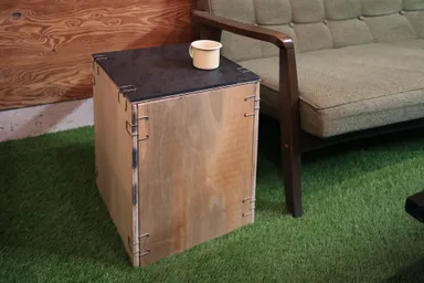 石天板のサイドテーブル