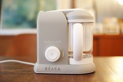 離乳食作りはこれ1台。1台5役の離乳食メーカー9/19発売　栄養素を保つスチーム調理など、ボタン1つで離乳食が完成