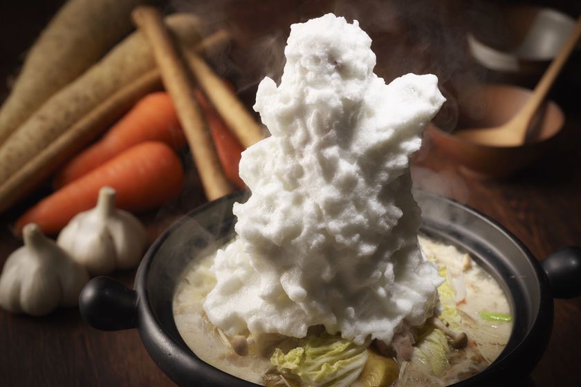 星野リゾート　青森屋　(青森県三沢市)
冬限定　高さ約25cmの「八甲田樹氷鍋」新登場
～八甲田山の冬の風物詩「樹氷」をメレンゲで表現した豆乳鍋～
期間：2018年12月1日～2019年3月31日