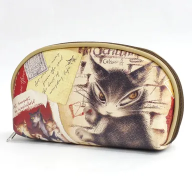 10,800円でマルチポーチ落書き柄