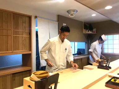 日本料理 寿こう　店内