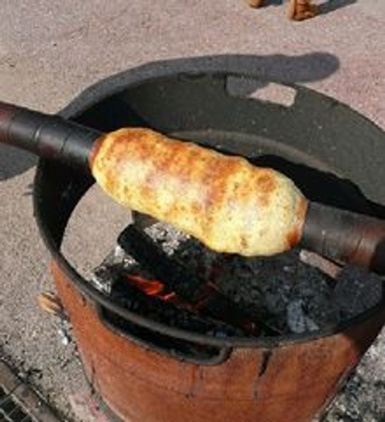 食欲の秋は六甲山で本格スイーツ作り！
「バウムクーヘン教室」～10月21日（日）から後期開催～