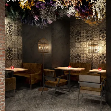 店内にはドライフラワーをセッティング