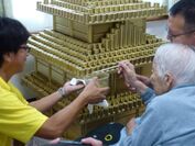 介護リフォーム業者からシニアに元気づけ　神奈川県の高齢者グループホームに寄贈　“手すり”でつくった黄金の天守閣　介護リフォームをもっと身近に