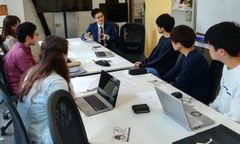 学生と企業　観光スタンプラリーのアプリ化で協力