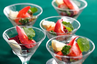 オマールエビとピンクグレープフルーツのカクテル(イメージ)