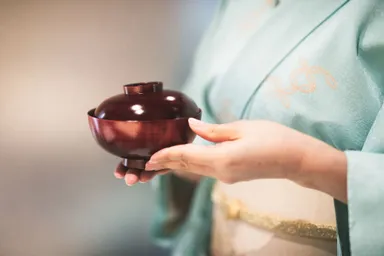 伝統的かつ革新的な料理と