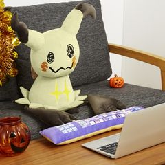 人気のポケモン　ミミッキュがPCクッションになって登場！