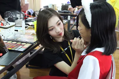 おばけメイクをする参加者2