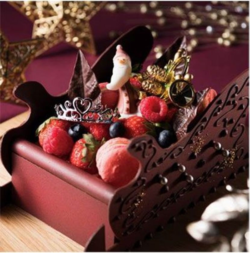 華やかに、かわいく、美しく
宝塚ホテル 「クリスマスケーキ2018」 販売
2018年12月19日（水）までご予約受付中