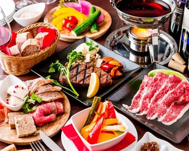 鹿角牛と黒毛和牛食べ比べコース